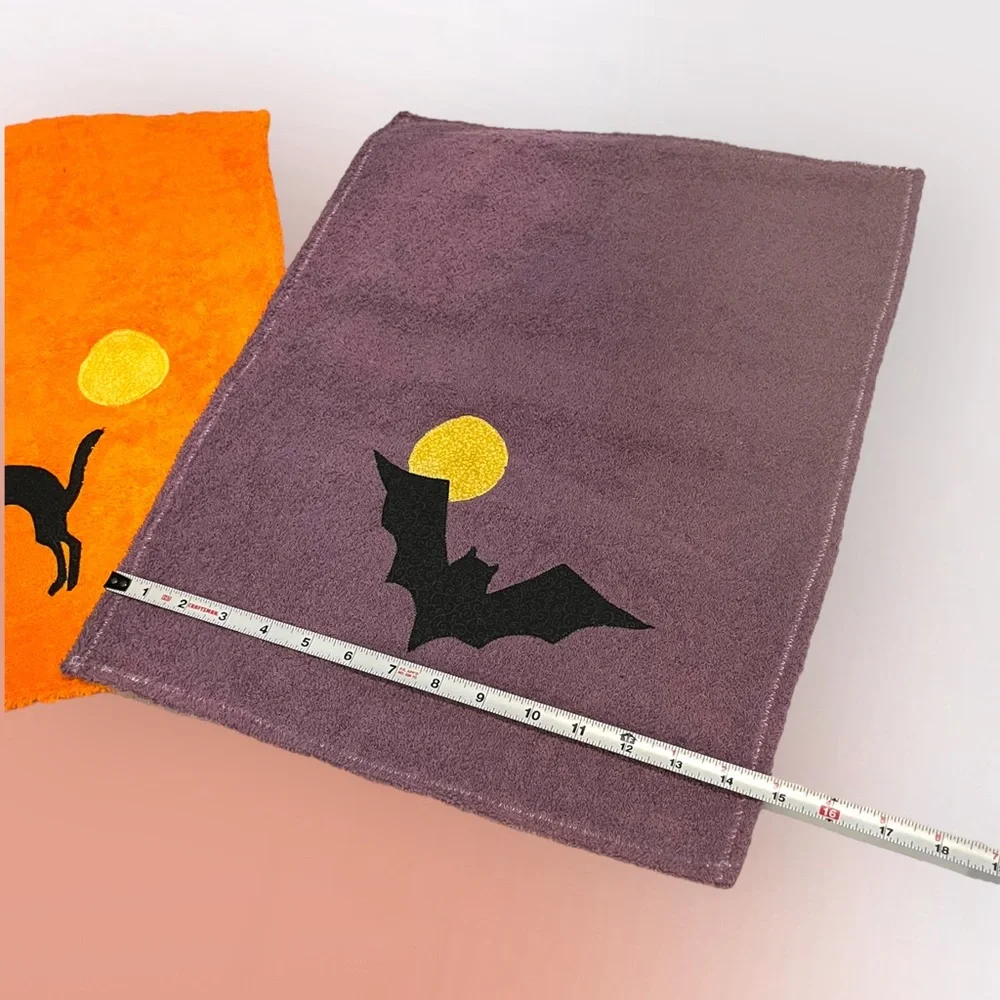 Lot/2 𝑯𝒂𝒏𝒅𝒎𝒂𝒅𝒆 Halloween Hand Towels - Picture 11 of 13